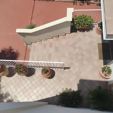 B&B Lumachella 체팔루