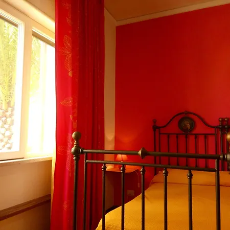 Couette-café Lumachella 4*