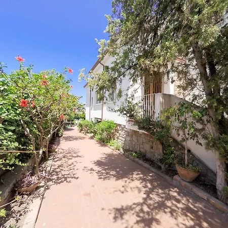 Lumachella Bed & Breakfast 3*