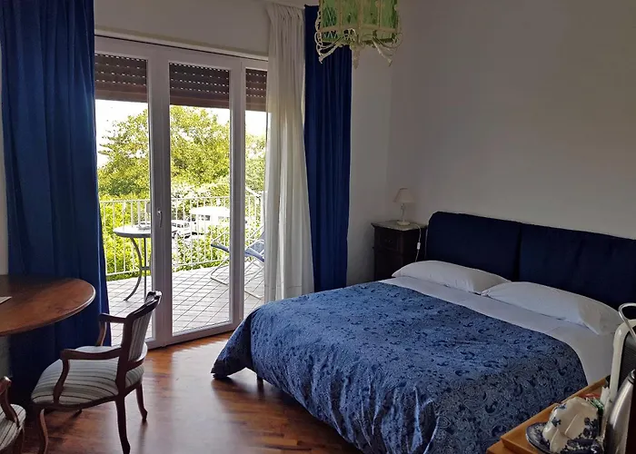 Couette-café Lumachella 4*