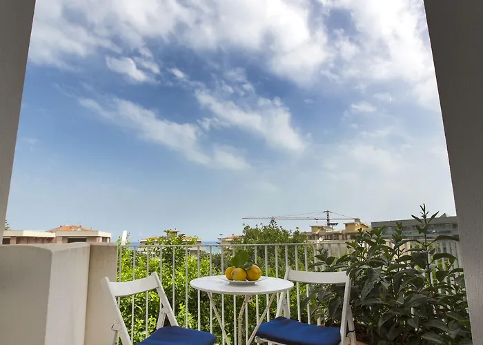 Couette-café Lumachella 4*