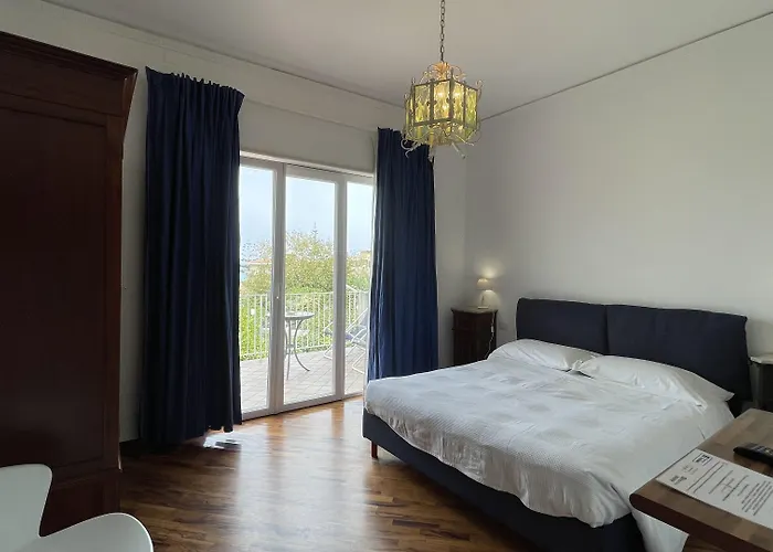 לינה וארוחת בוקר Lumachella צ'פאלו